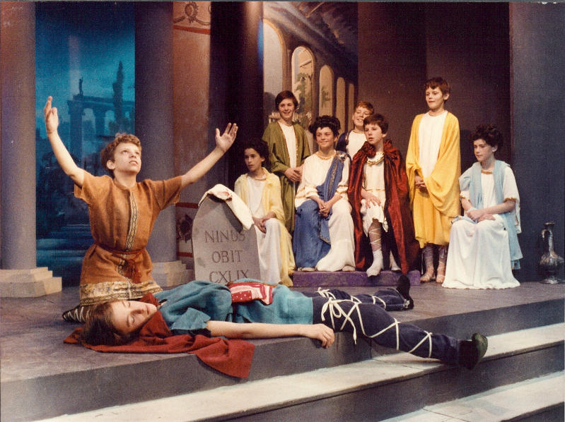 Midsummer Nights Dream 1978 rustics perform Pyramus and Thisbe
actor centre-stage is Harrison-Topham (from memory), the dead body is Jeremy Lucas, and the Queen (is it Hippolyta) is played by Hyde (can't remember first name, maybe Edward)